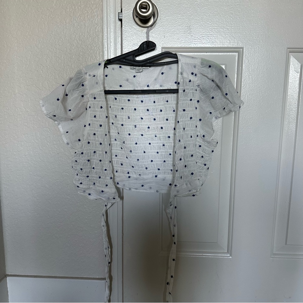 AMERICAN EAGLE TIE FRONT TOP